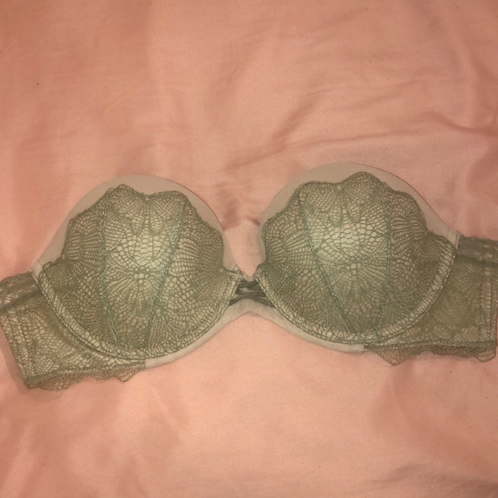 Victoria Secret Lace Removable Strap Push-up Bra